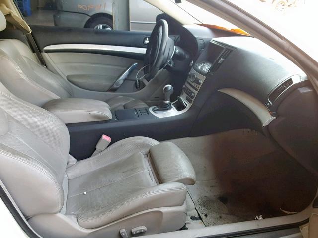 JNKCV64E88M116072 - 2008 INFINITI G37 BASE WHITE photo 5