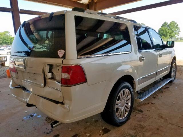 5LMFL275X7LJ18654 - 2007 LINCOLN NAVIGATOR WHITE photo 4