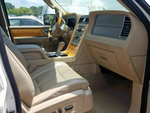 5LMFL275X7LJ18654 - 2007 LINCOLN NAVIGATOR WHITE photo 5