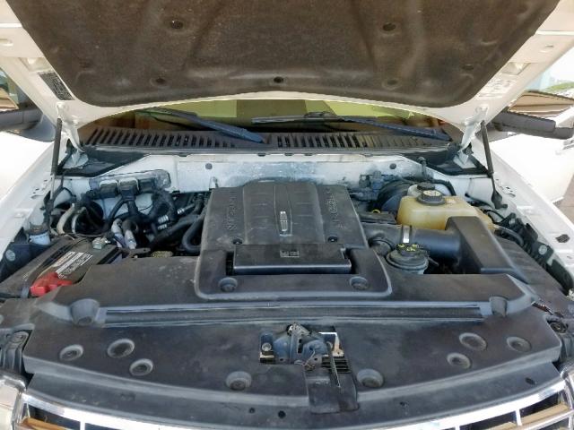 5LMFL275X7LJ18654 - 2007 LINCOLN NAVIGATOR WHITE photo 7