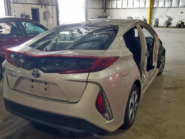 JTDKARFP9H3012639 - 2017 TOYOTA PRIUS PRIM 棕色 照片 4