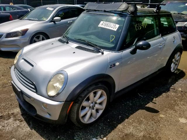 WMWRE33445TD92902 - 2005 MINI COOPER S SILVER photo 2