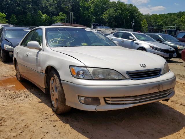 JT8BF28GX10320236 - 2001 LEXUS ES 300 WHITE photo 1