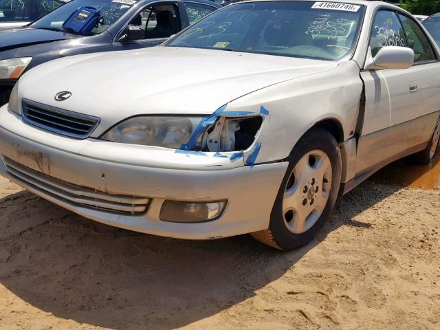 JT8BF28GX10320236 - 2001 LEXUS ES 300 WHITE photo 9