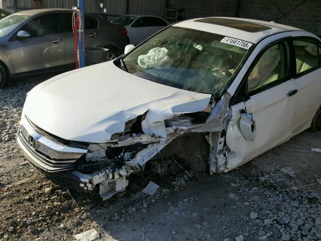 1HGCR2F84HA011361 - 2017 HONDA ACCORD EXL WHITE photo 9