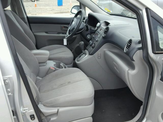 KNAFG526887198234 - 2008 KIA RONDO LX SILVER photo 5