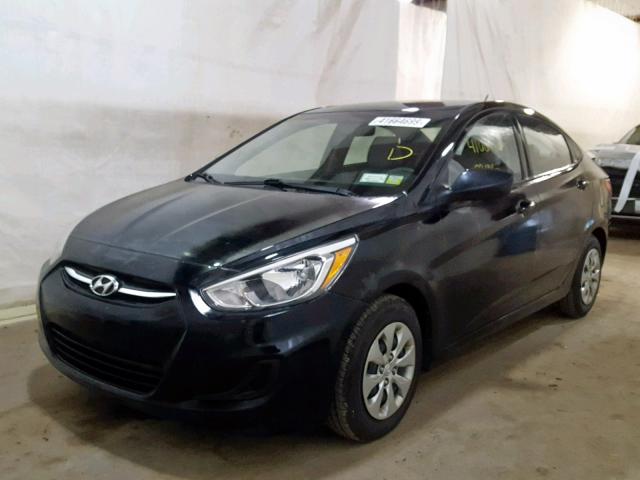 KMHCT4AE1HU327299 - 2017 HYUNDAI ACCENT SE BLACK photo 2