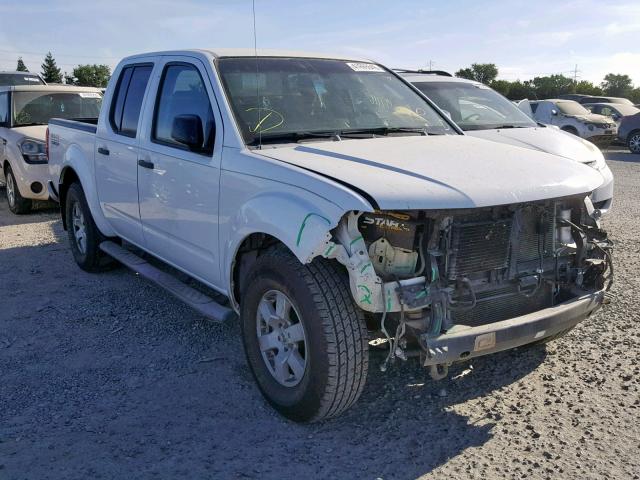 1N6AD07U55C438856 - 2005 NISSAN FRONTIER C WHITE photo 1