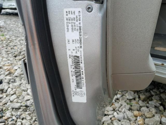 2V8HW34X29R597444 - 2009 VOLKSWAGEN ROUTAN SE SILVER photo 10