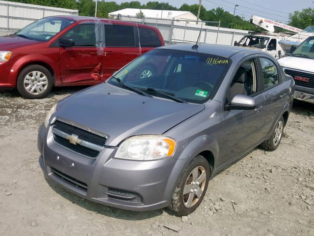 KL1TD5DEXAB132877 - 2010 CHEVROLET AVEO LS SILVER photo 2