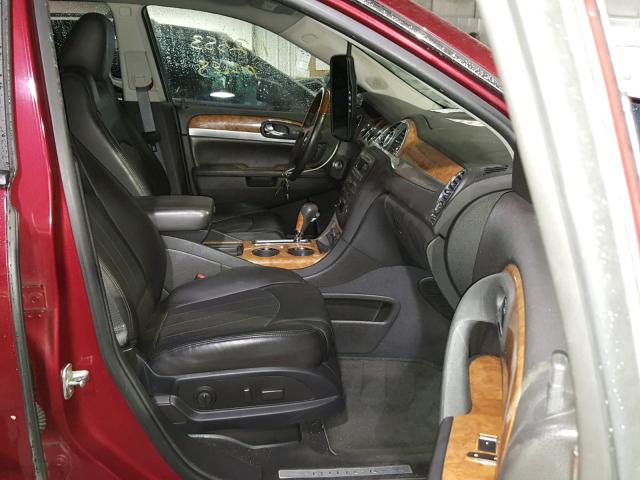 5GAKVCED6BJ228302 - 2011 BUICK ENCLAVE CX RED photo 5