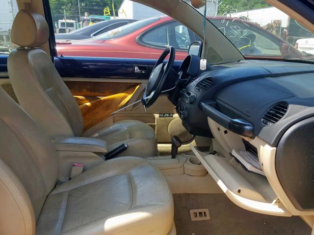 3VWCK31CX4M412699 - 2004 VOLKSWAGEN NEW BEETLE ლურჯი ფოტო 5