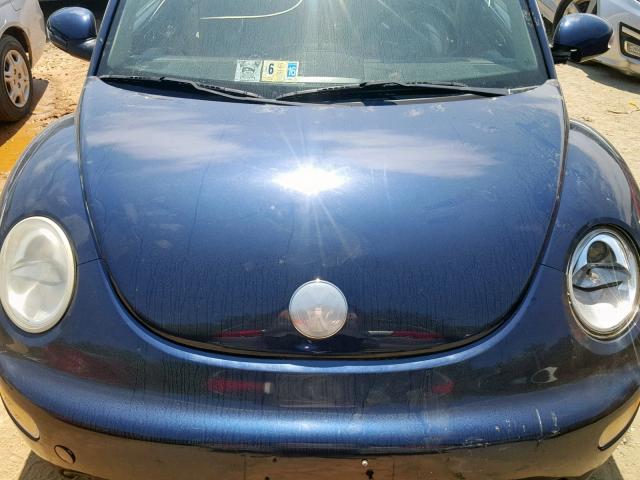 3VWCK31CX4M412699 - 2004 VOLKSWAGEN NEW BEETLE ლურჯი ფოტო 7