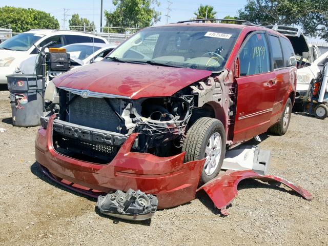 2A8HR54P98R710084 - 2008 CHRYSLER TOWN & COU RED photo 2