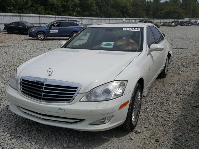 WDDNG71X67A118568 - 2007 MERCEDES-BENZ S 550 WHITE photo 2