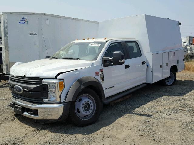 1FD0W5HT3HEF26899 - 2017 FORD F550 SUPER WHITE photo 2