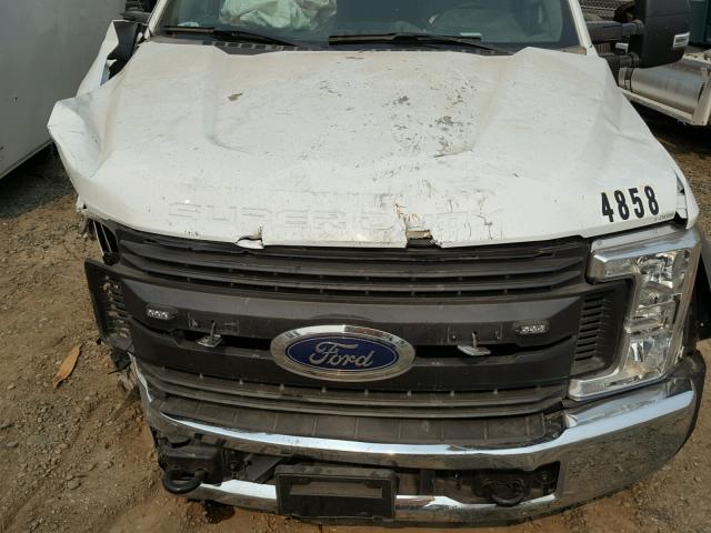 1FD0W5HT3HEF26899 - 2017 FORD F550 SUPER WHITE photo 7