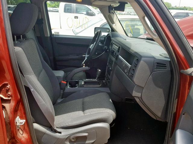 1J8HG48K68C131934 - 2008 JEEP COMMANDER MAROON photo 5