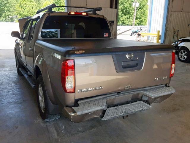 1N6AD07W36C444285 - 2006 NISSAN FRONTIER C TAN photo 3