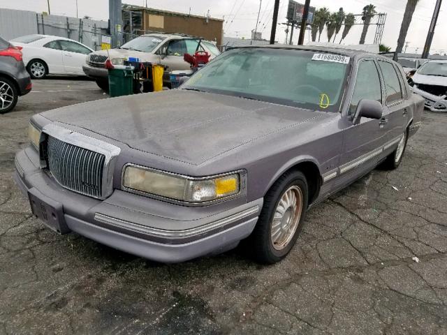 1LNLM83W6SY763432 - 1995 LINCOLN TOWN CAR C SILVER photo 2