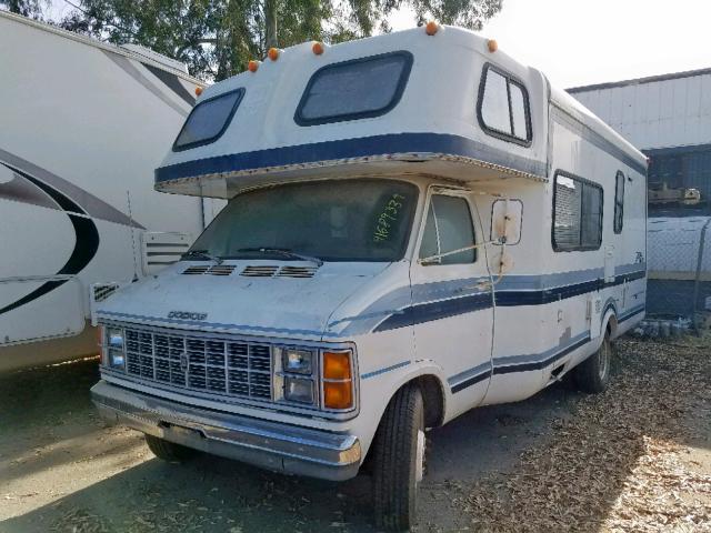 F44CD9V722150 - 1981 DODGE RV WHITE photo 2