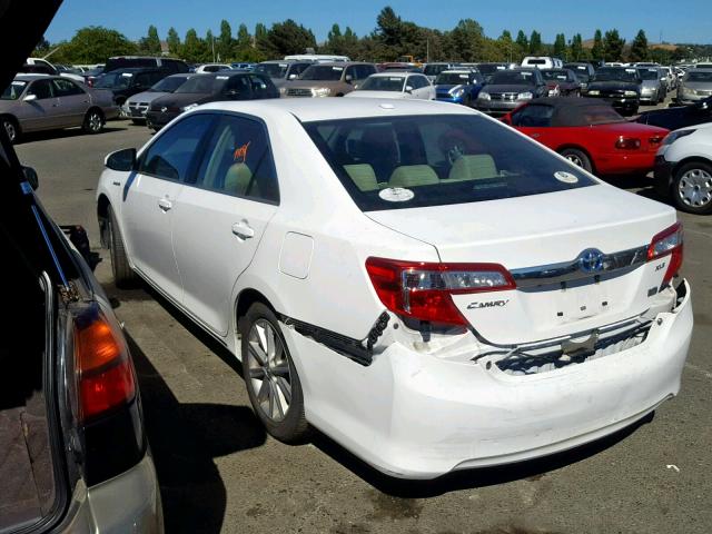 4T1BD1FK8EU126145 - 2014 TOYOTA CAMRY HYBR WHITE photo 3