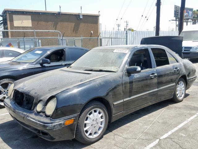 WDBJF65J61B206225 - 2001 MERCEDES-BENZ E 320 BLACK photo 2