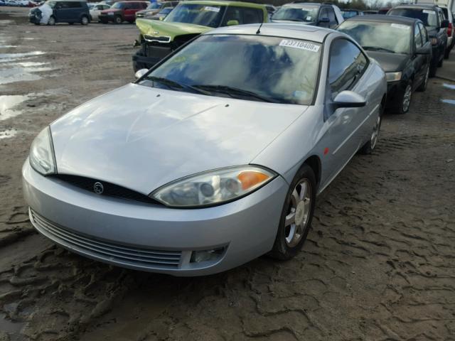 1ZWHT61L325605067 - 2002 MERCURY COUGAR V6 SILVER photo 2