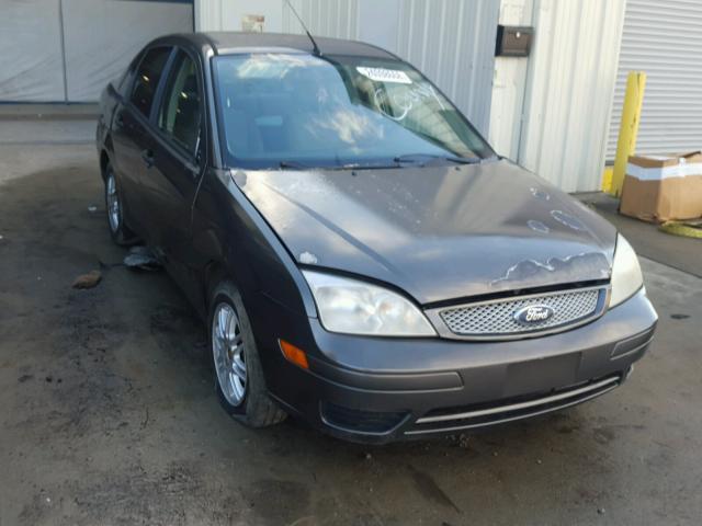 1FAFP34N66W110771 - 2006 FORD FOCUS ZX4 GRAY photo 1