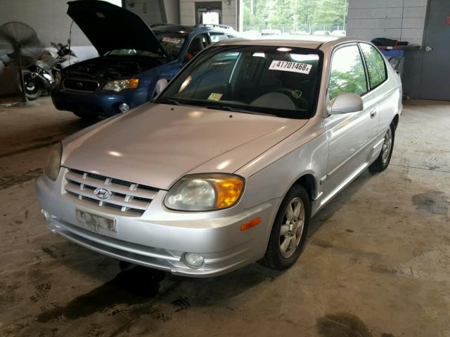 KMHCG35C04U278789 - 2004 HYUNDAI ACCENT GL SILVER photo 2