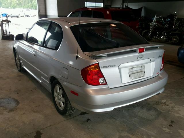 KMHCG35C04U278789 - 2004 HYUNDAI ACCENT GL SILVER photo 3