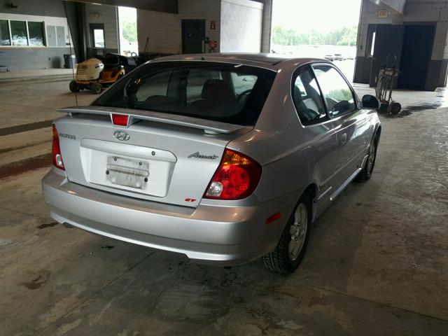 KMHCG35C04U278789 - 2004 HYUNDAI ACCENT GL SILVER photo 4