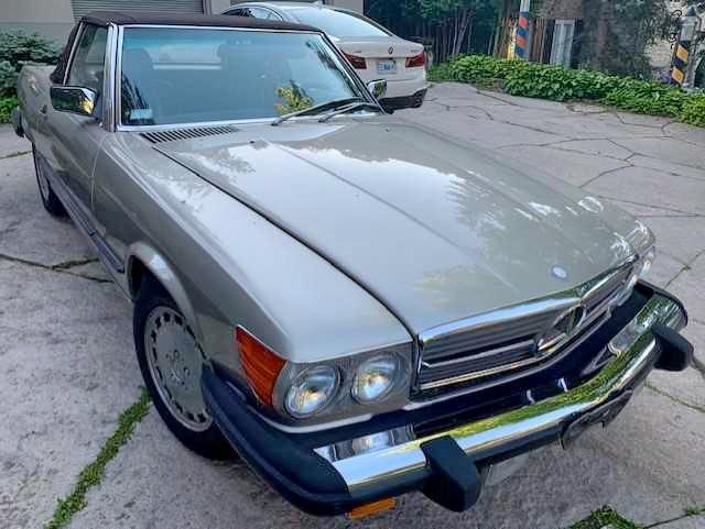 WDBBA48D9JA089923 - 1988 MERCEDES-BENZ 560 SL GRAY photo 1