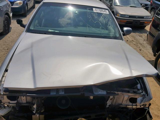 2MEFM74W4WX688048 - 1998 MERCURY GRAND MARQ SILVER photo 7