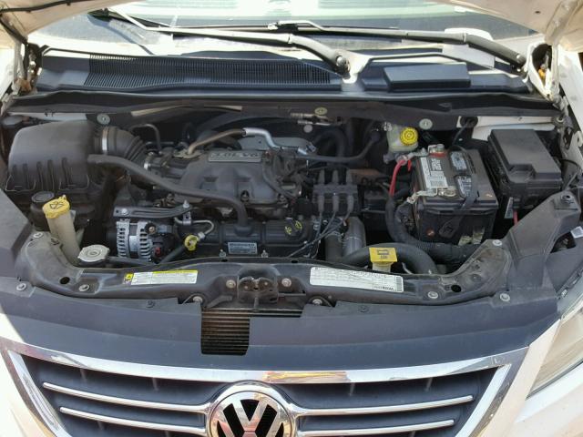 2V8HW34139R598971 - 2009 VOLKSWAGEN ROUTAN SE WHITE photo 7