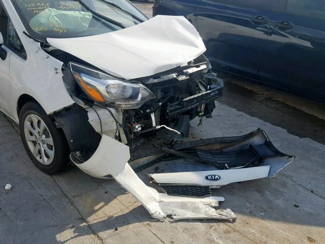 KNADM4A32H6025204 - 2017 KIA RIO LX WHITE photo 9