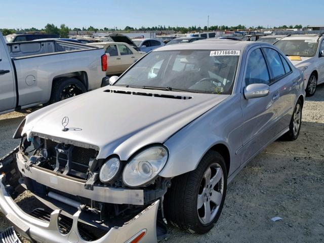 WDBUF83J05X170729 - 2005 MERCEDES-BENZ E 500 4MAT SILVER photo 2