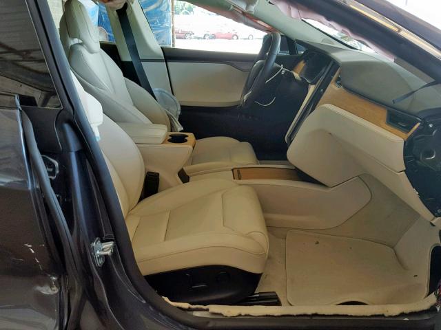 5YJSA1E23JF295846 - 2018 TESLA MODEL S رمادي صورة 5
