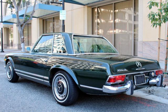 11304310002100 - 1967 MERCEDES-BENZ 250SL GREEN photo 4