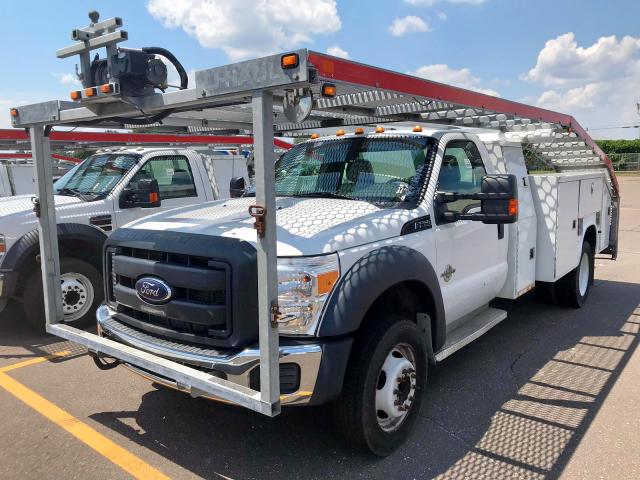 1FDUF5GTXCEA83355 - 2012 FORD F550 SUPER WHITE photo 2