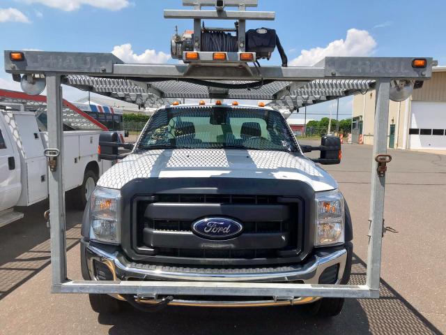 1FDUF5GTXCEA83355 - 2012 FORD F550 SUPER WHITE photo 5