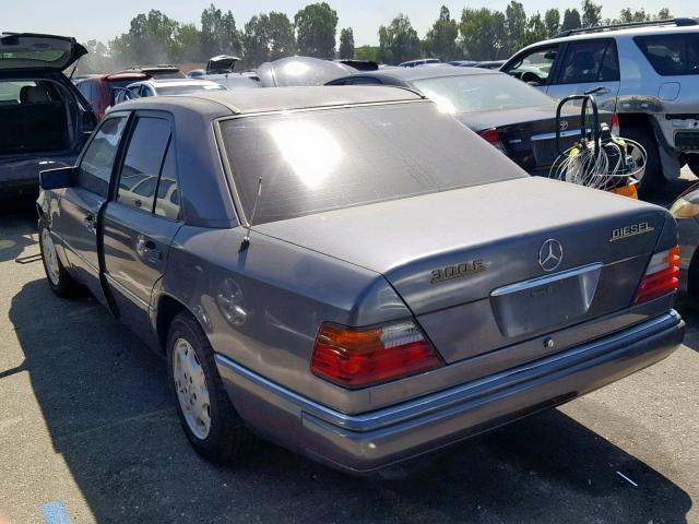 WDBEB31E8SC175690 - 1995 MERCEDES-BENZ E 300D GRAY photo 3