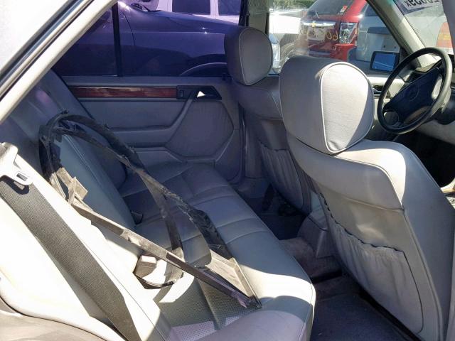 WDBEB31E8SC175690 - 1995 MERCEDES-BENZ E 300D GRAY photo 6