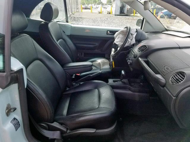 3VWSF31YX6M330910 - 2006 VOLKSWAGEN NEW BEETLE ლურჯი ფოტო 5