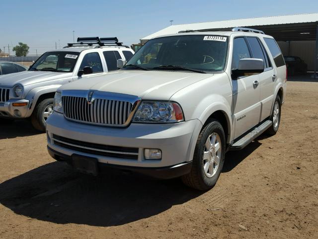 5LMFU28575LJ14666 - 2005 LINCOLN NAVIGATOR Krem foto 2