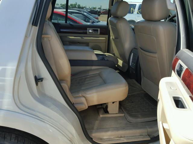 5LMFU28575LJ14666 - 2005 LINCOLN NAVIGATOR Krem foto 6