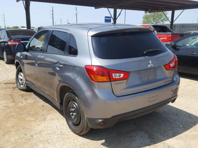 4A4AP3AU8DE024339 - 2013 MITSUBISHI OUTLANDER SILVER photo 3