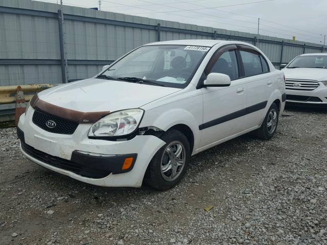 KNADE223396457205 - 2009 KIA RIO BASE WHITE photo 2