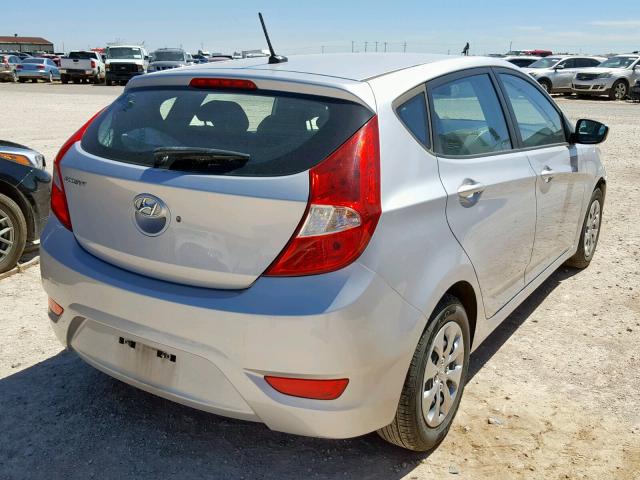 KMHCT5AE5HU339283 - 2017 HYUNDAI ACCENT SE SILVER photo 4