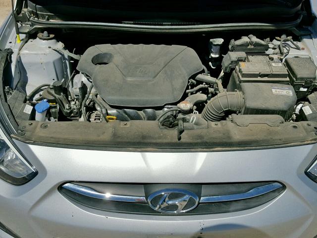 KMHCT5AE5HU339283 - 2017 HYUNDAI ACCENT SE SILVER photo 7